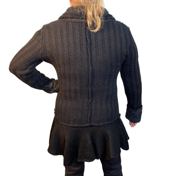 The Pyramid Collection Womens Black chunky Knit cardigan long sweater ruffle M - Picture 2 of 12